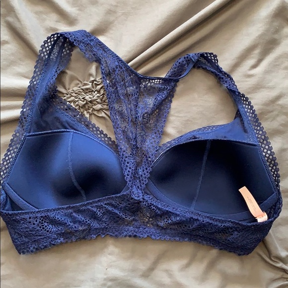 Victoria’s Secret lace lined bralette - Picture 2 of 3